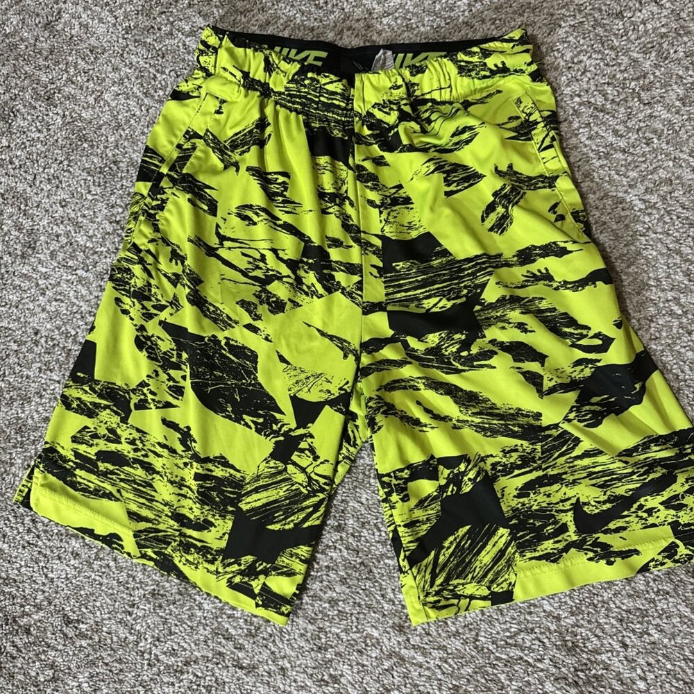 Nike Basketball Shorts Men Dri Fit Athletic Training Volt Yellow